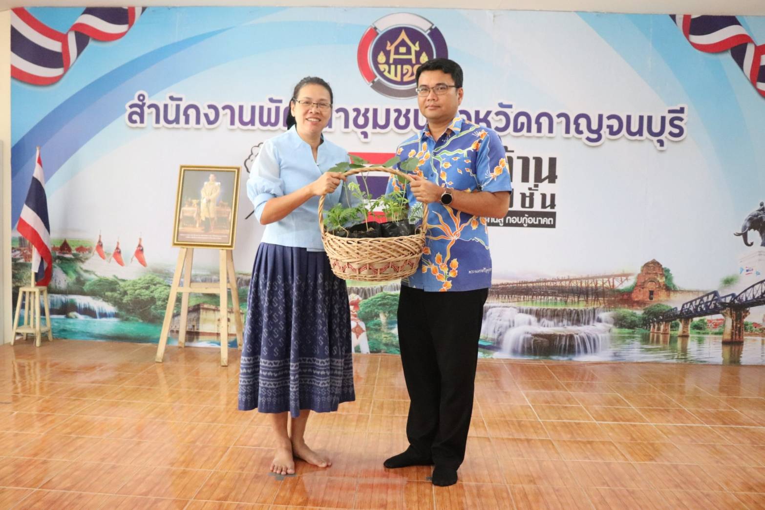 พช. กาญจนบุรี สั่งลุย ขยายผลการจัดตั้งศูนย์แบ่งปันเมล็ดพันธ์ผักระดับตำบล ในการประชุมผู้บริหารและนักวิชาการพัฒนาชุมชนสำนักงานพัฒนาชุมชนจังหวัดกาญจนบุรี ครั้งที่ 4/2567