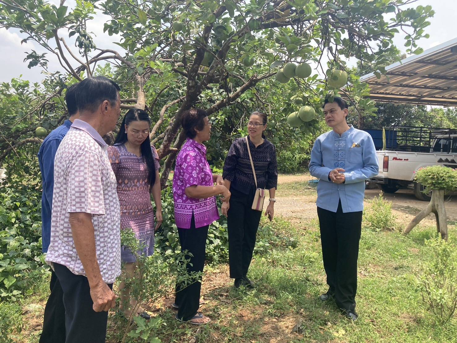 พช. กาญจนบุรี นำผู้ตรวจราชกรม (นายอาทร  พิมชะนก) ลงพื้นที่ถอดบทเรียนความสำเร็จการพัฒนาพื้นที่อำเภอไทรโยค