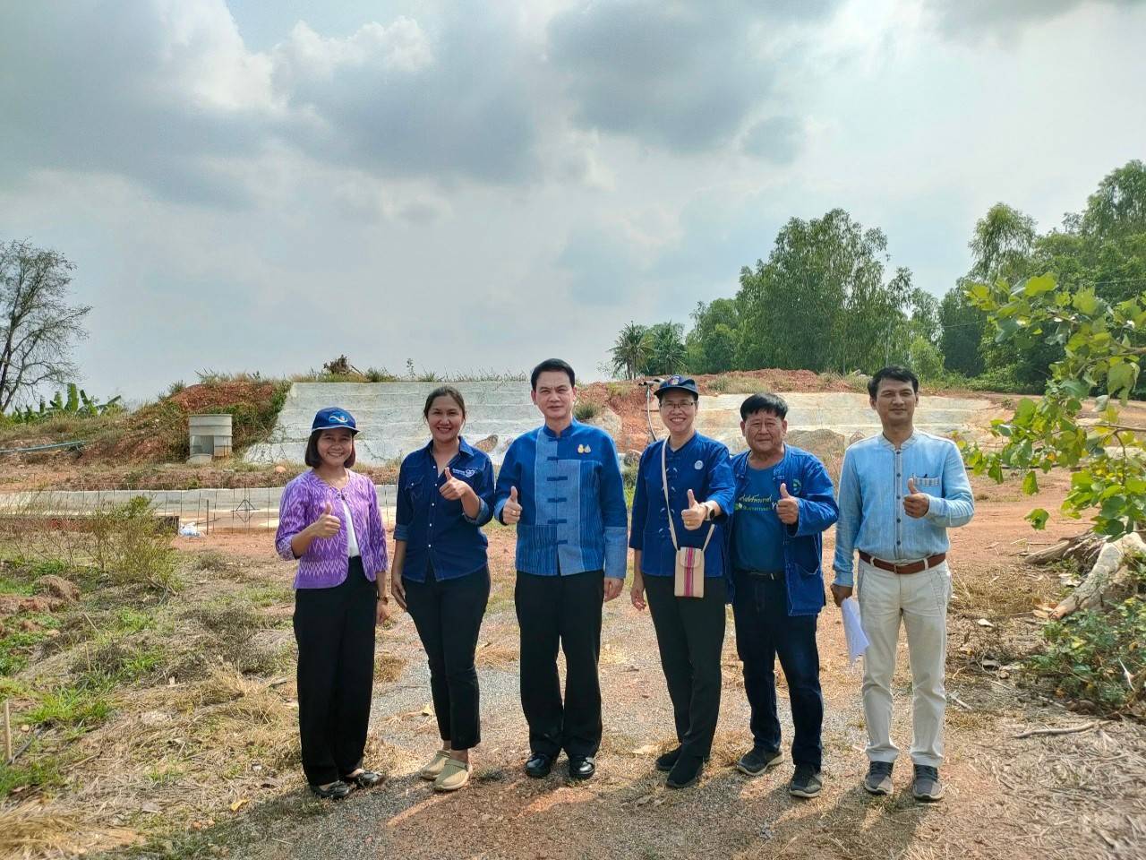 พช. กาญจนบุรี นำผู้ตรวจราชกรม (นายอาทร  พิมชะนก) ลงพื้นที่ถอดบทเรียนความสำเร็จการพัฒนาพื้นที่อำเภอเลาขวัญ