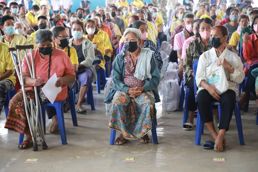พช.กาญจนบุรี ร่วมโครงการจังหวัดเคลื่อนที่ “บำบัดทุกข์ บำรุงสุข สร้างรอยยิ้มให้ประชาชน” ครั้งที่ 5 ประจำปีงบประมาณ 2567 ในพื้นที่อำเภอทองผาภูมิ
