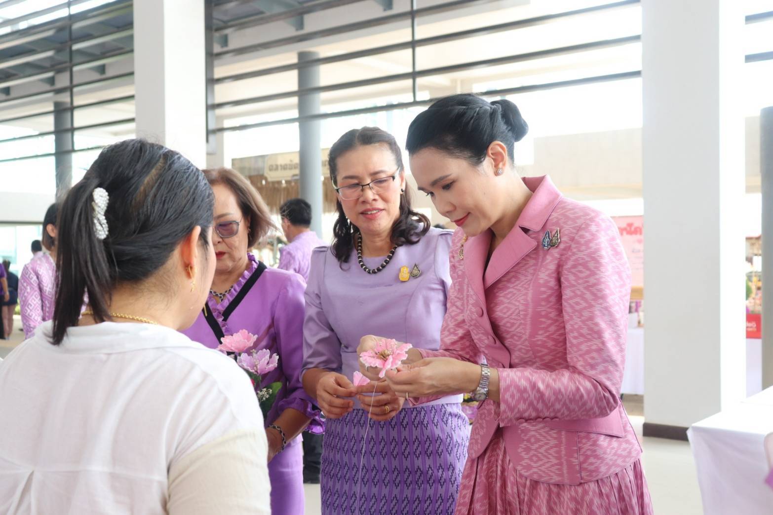 จังหวัดกาญจนบุรี จัดงาน“พลังสตรีกาญจน์ สร้างสรรค์สังคม สู่วิถีสากล” เนื่องในวันสตรีสากล ประจำปี 2567
