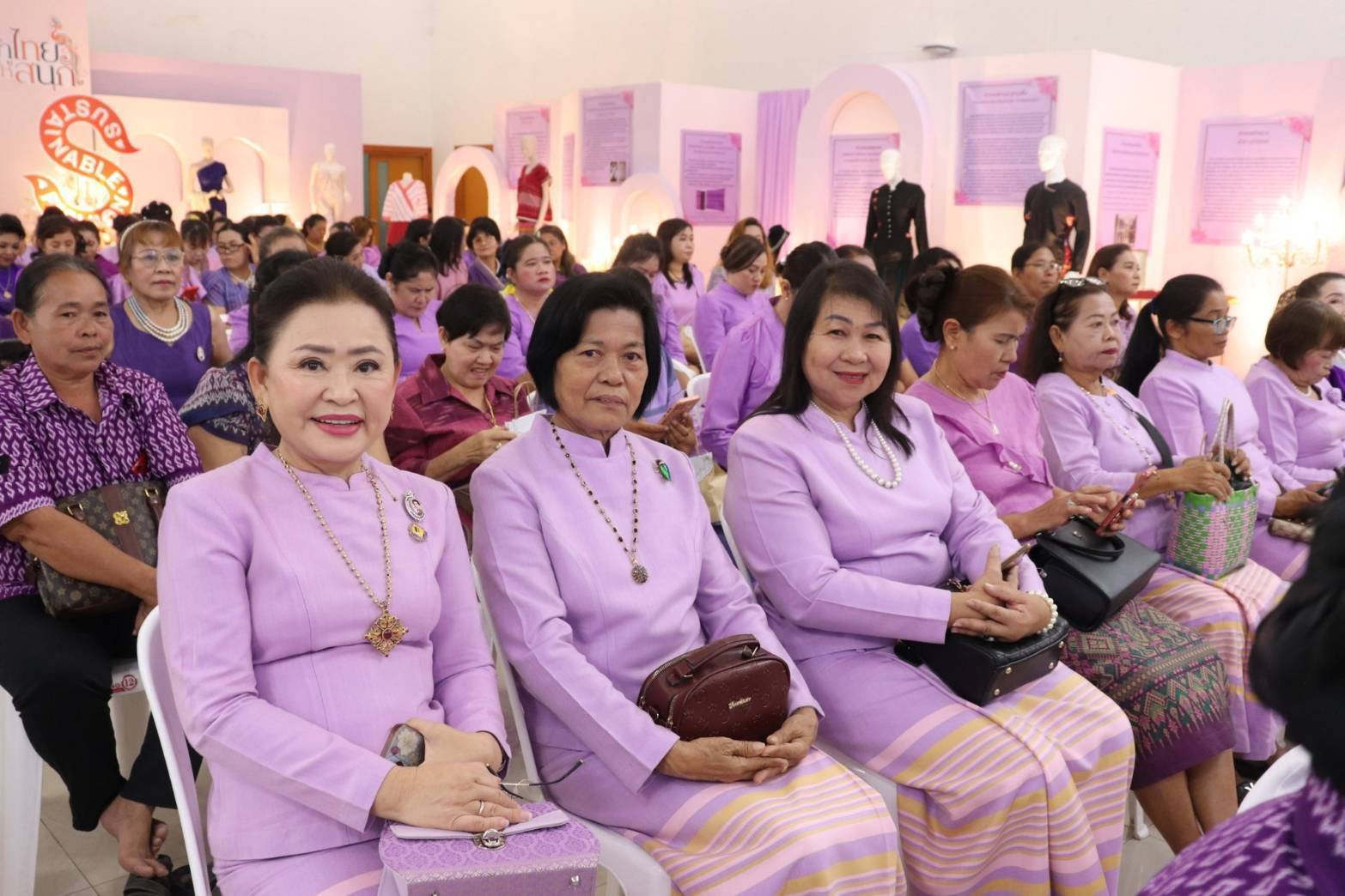 จังหวัดกาญจนบุรี จัดงาน“พลังสตรีกาญจน์ สร้างสรรค์สังคม สู่วิถีสากล” เนื่องในวันสตรีสากล ประจำปี 2567