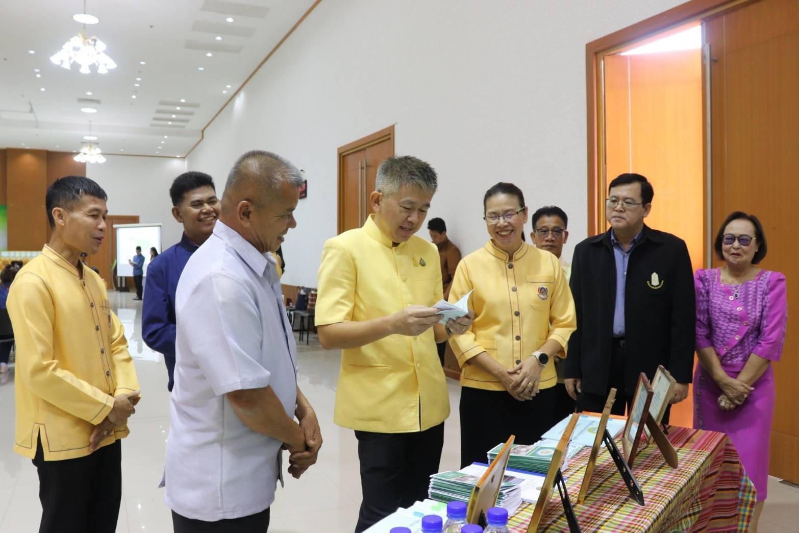 พช.กาญจนบุรี เปิดกิจกรรม “มหกรรมการออม 50 ปี  ผลสำเร็จสัจจะกลุ่มออมทรัพย์เพื่อการผลิตจังหวัดกาญจนบุรี กว่า 200 ล้านบาท หนุนทุนชุมชนขับเคลื่อนเศรษฐกิจฐานราก