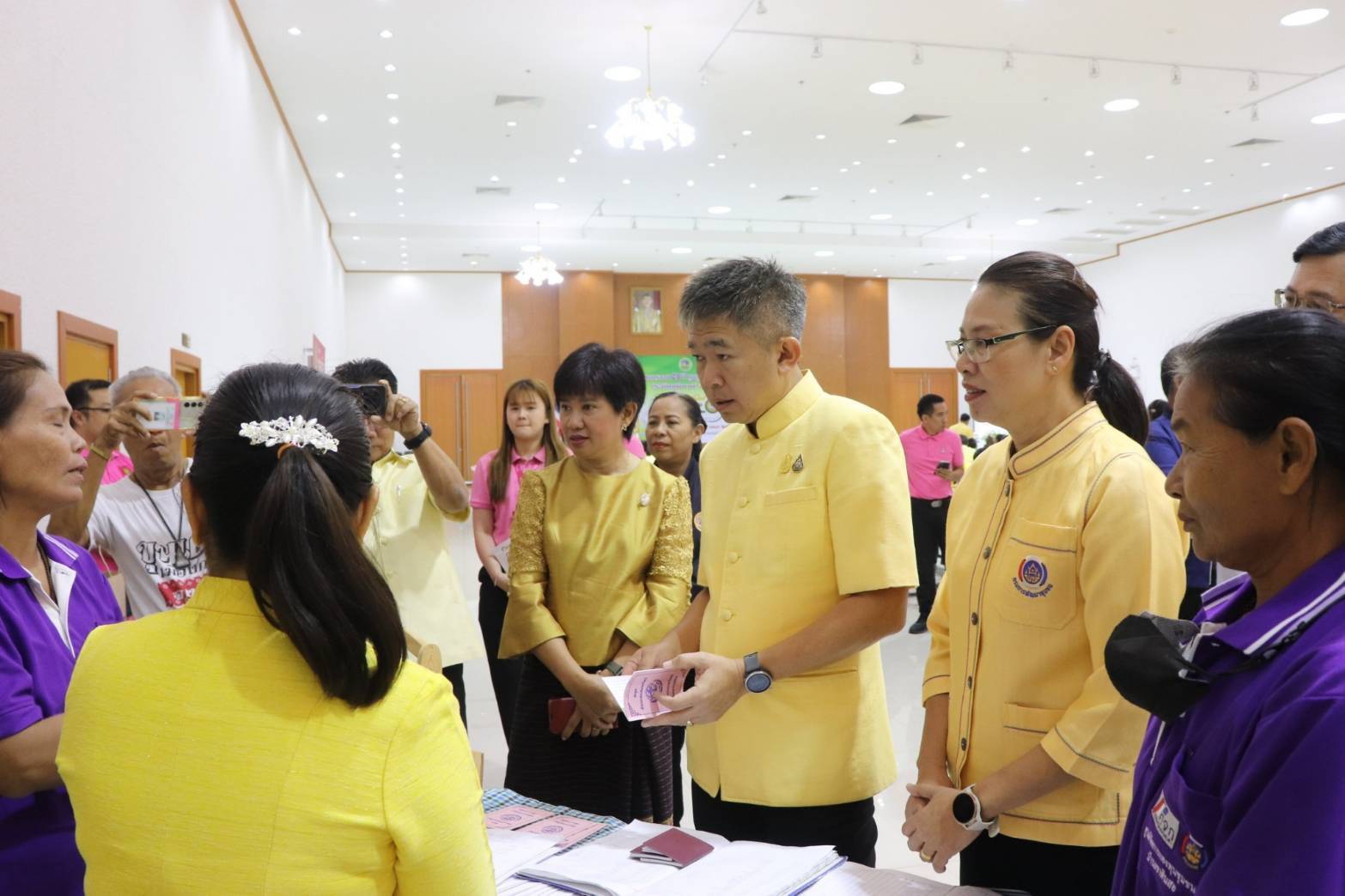 พช.กาญจนบุรี เปิดกิจกรรม “มหกรรมการออม 50 ปี  ผลสำเร็จสัจจะกลุ่มออมทรัพย์เพื่อการผลิตจังหวัดกาญจนบุรี กว่า 200 ล้านบาท หนุนทุนชุมชนขับเคลื่อนเศรษฐกิจฐานราก