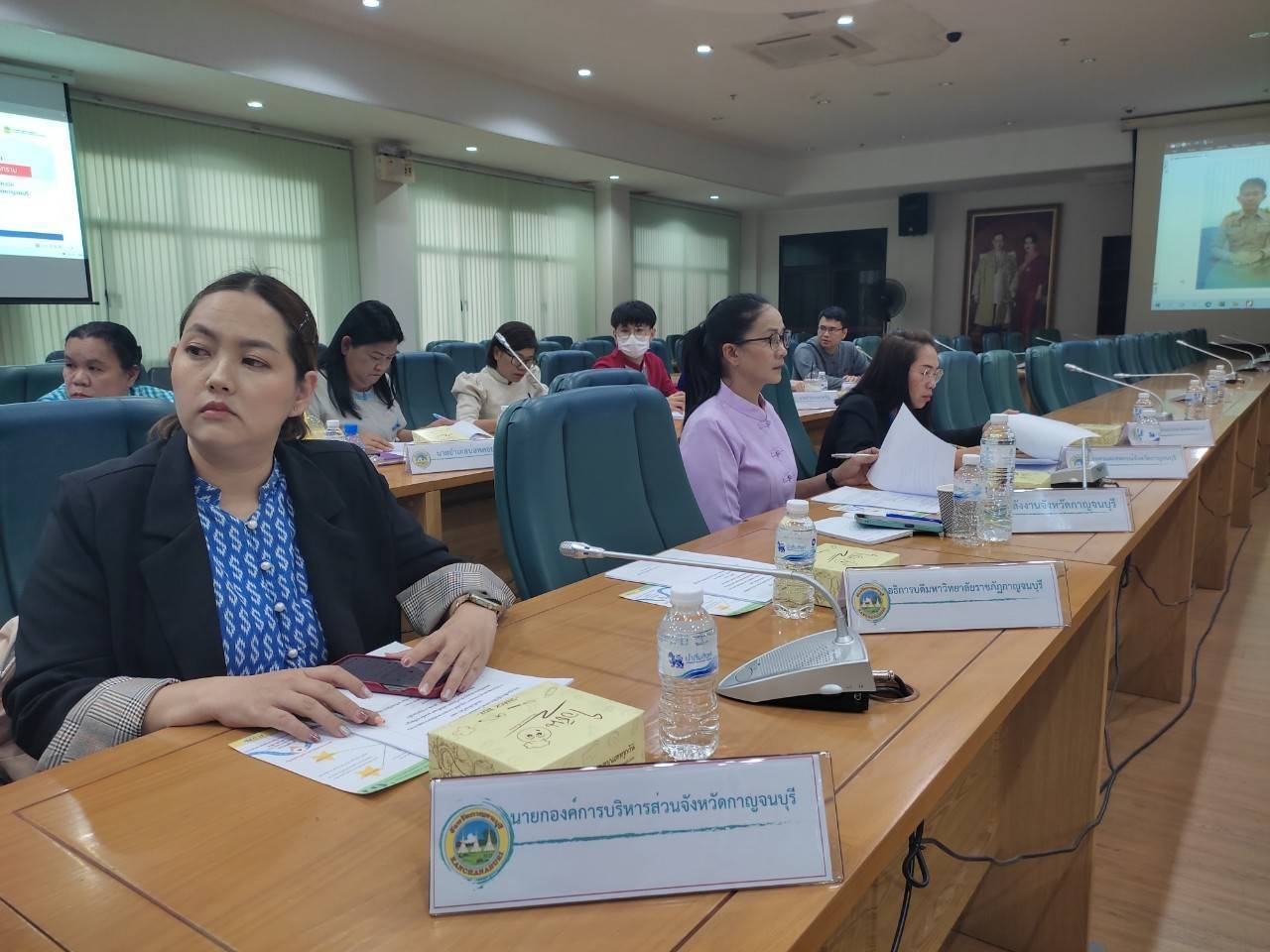 พช.กาญจนบุรี จัดประชุมคณะกรรมการศูนย์อำนวยการขจัดความยากจนและพัฒนาคนทุกช่วงวัยอย่างยั่งยืนตามหลักปรัชญาของเศรษฐกิจพอเพียง จังหวัดกาญจนบุรี (คจพ.จ.กาญจนบุรี) ครั้งที่ 1/2567
