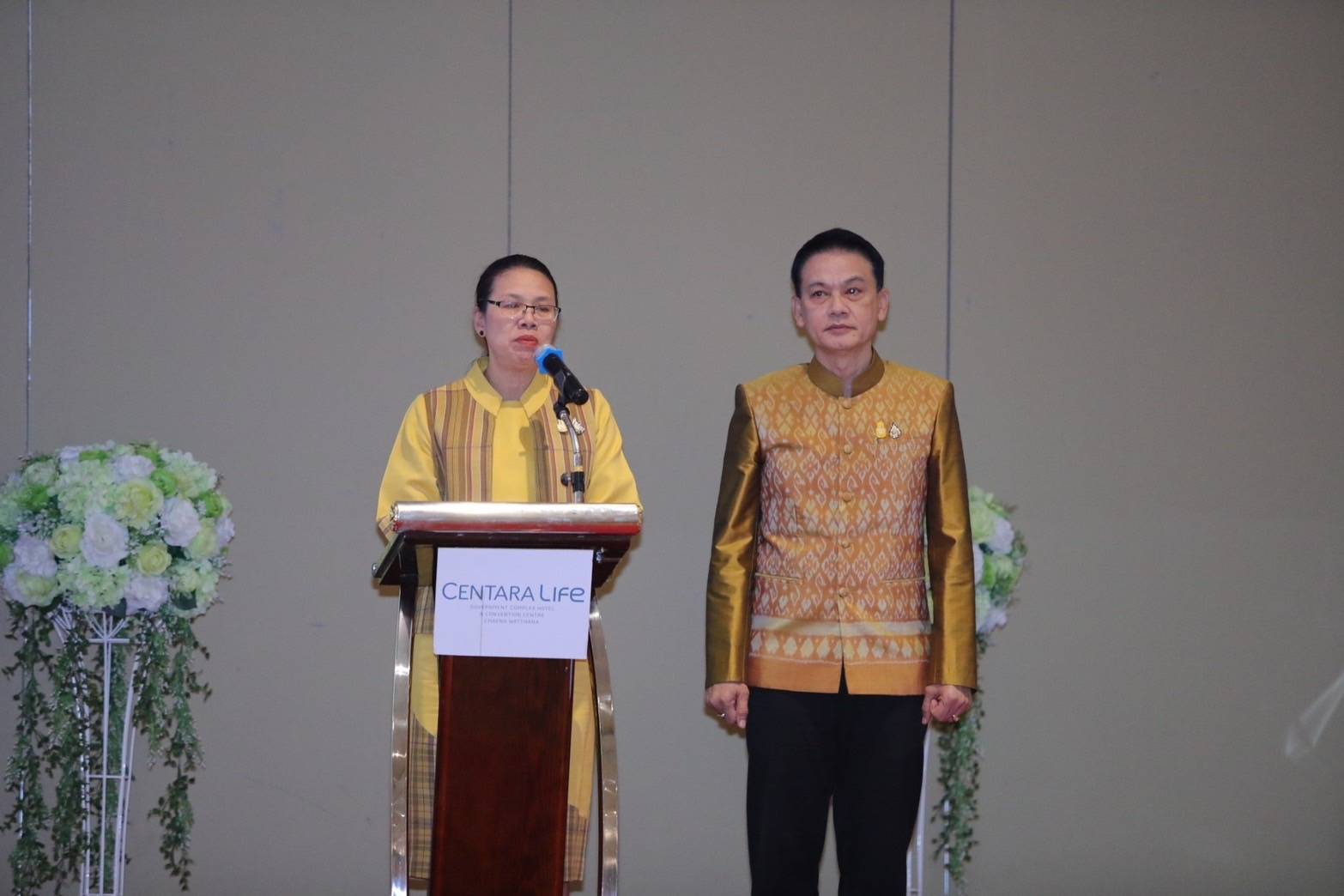 พจ.กาญจนบุรี รับมอบนโยบายการขับเคลื่อนงานพัฒนาชุมชน ไตรมาส 3-4 พร้อมนำเสนอผลการดำเนินงานของพช.กาญจนบุรี มุ่งหวังให้ประชาชนมีคุณภาพชีวิตที่ดี มีอาชีพ มีรายได้