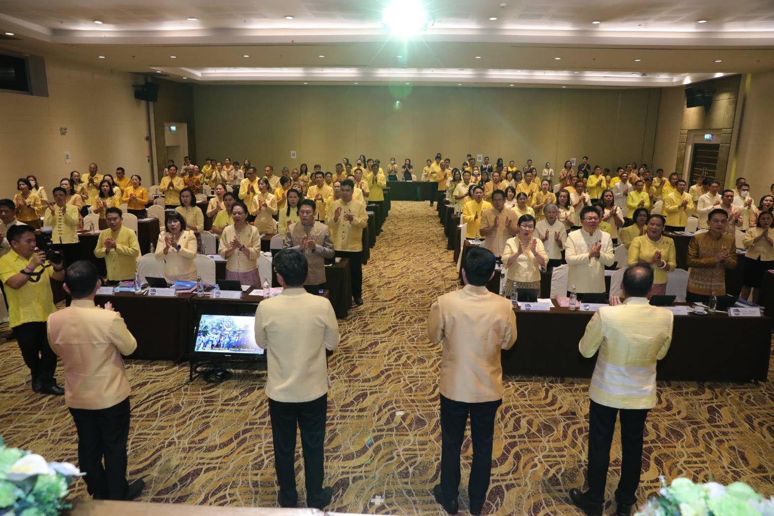 พจ.กาญจนบุรี รับมอบนโยบายการขับเคลื่อนงานพัฒนาชุมชน ไตรมาส 3-4 พร้อมนำเสนอผลการดำเนินงานของพช.กาญจนบุรี มุ่งหวังให้ประชาชนมีคุณภาพชีวิตที่ดี มีอาชีพ มีรายได้