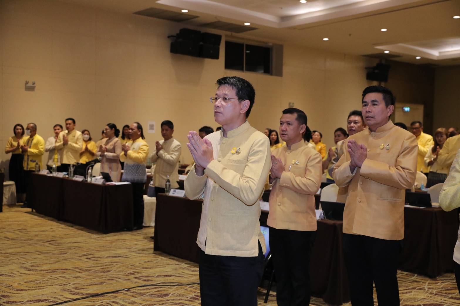 พจ.กาญจนบุรี รับมอบนโยบายการขับเคลื่อนงานพัฒนาชุมชน ไตรมาส 3-4 พร้อมนำเสนอผลการดำเนินงานของพช.กาญจนบุรี มุ่งหวังให้ประชาชนมีคุณภาพชีวิตที่ดี มีอาชีพ มีรายได้