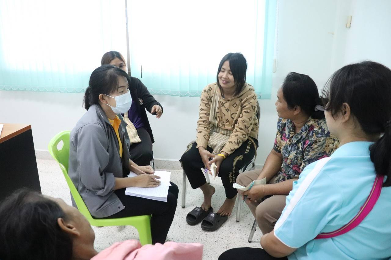 พจ.กาญจนบุรี จัดทีมพช.ระดมความคิดยกระดับการพัฒนาผ้าทอในพื้นที่โครงการพัฒนาชุมชนในเขตรักษาพันธุ์สัตว์ป่าและอุทยานแห่งชาติ จังหวัดกาญจนบุรี