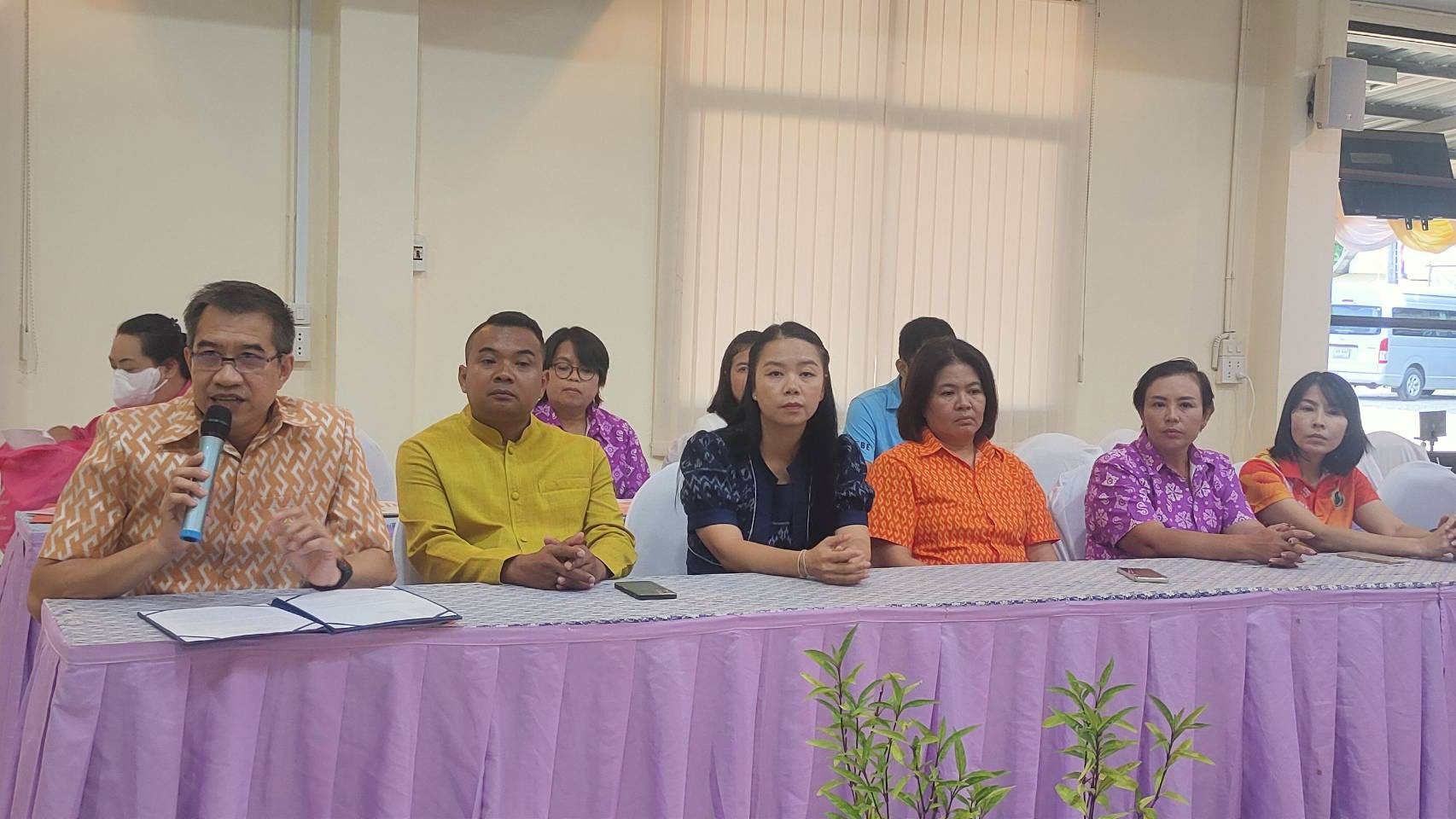 พช.กาญจนบุรี นำคณะกรรมการคัดเลือกคนกองทุนพัฒนาบทบาทสตรีดีเด่นระดับจังหวัด ลงพื้นที่คัดสรรกลุ่มเป้าหมาย ตามโครงการเชิดชูเกียรติคนกองทุนพัฒนาบทบาทสตรี ประจำปี 2567