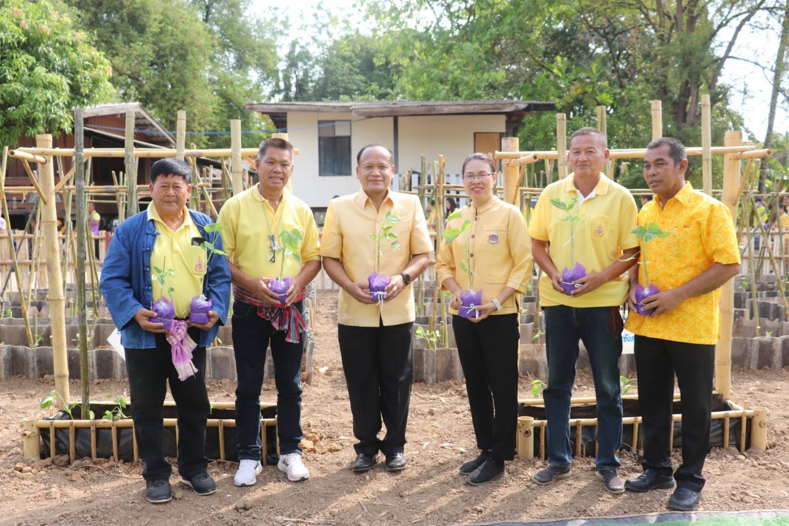 พช.กาญจนบุรี จับมือ ภาคีเครือข่ายสืบสานพระราชปณิธาน ขับเคลื่อนโครงการ “โคกหนองนาแห่งน้ำใจและความหวัง กรมราชทัณฑ์”