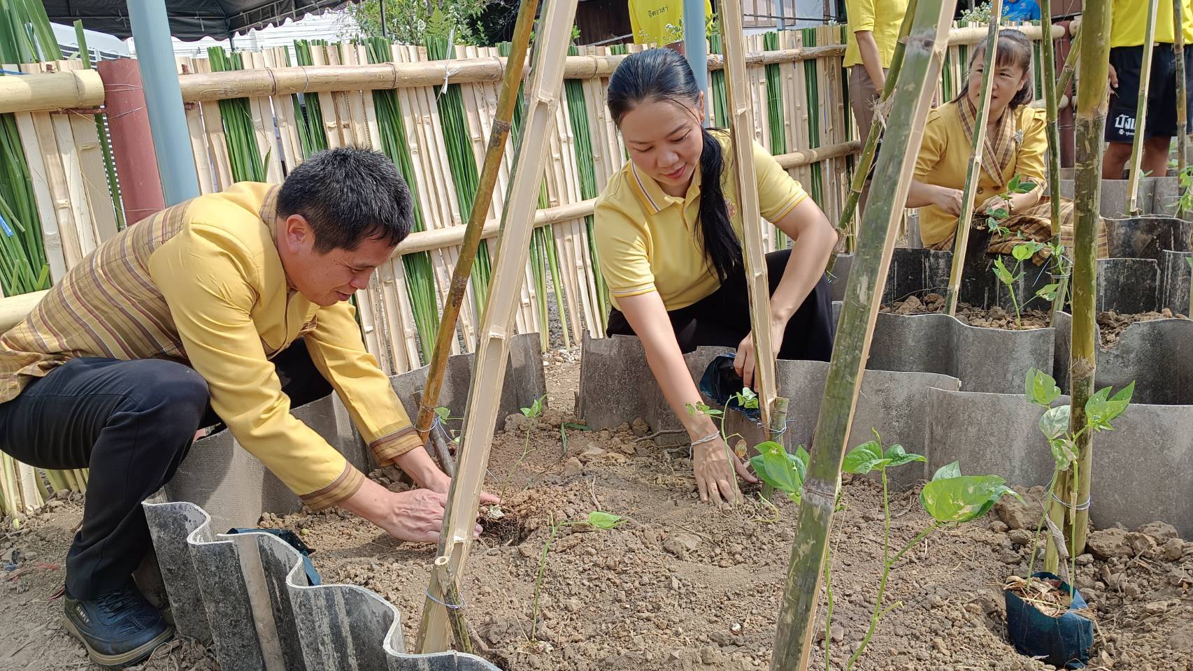 พช.กาญจนบุรี จับมือ ภาคีเครือข่ายสืบสานพระราชปณิธาน ขับเคลื่อนโครงการ “โคกหนองนาแห่งน้ำใจและความหวัง กรมราชทัณฑ์”
