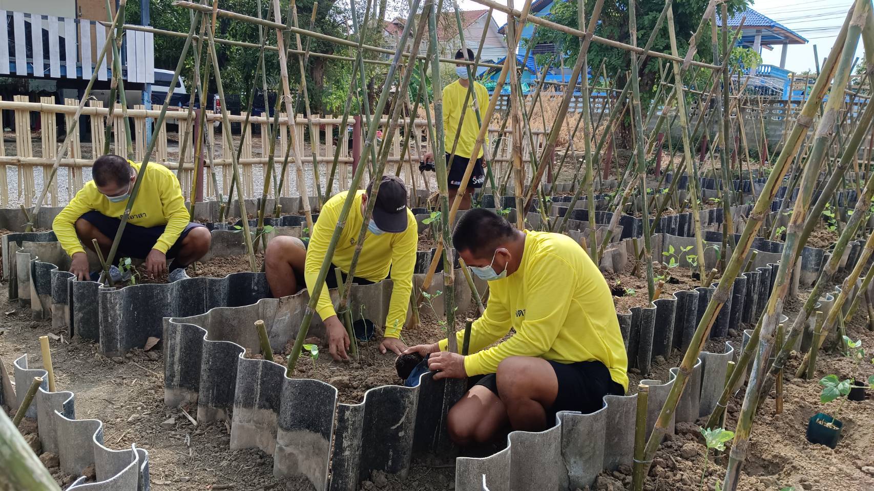พช.กาญจนบุรี จับมือ ภาคีเครือข่ายสืบสานพระราชปณิธาน ขับเคลื่อนโครงการ “โคกหนองนาแห่งน้ำใจและความหวัง กรมราชทัณฑ์”