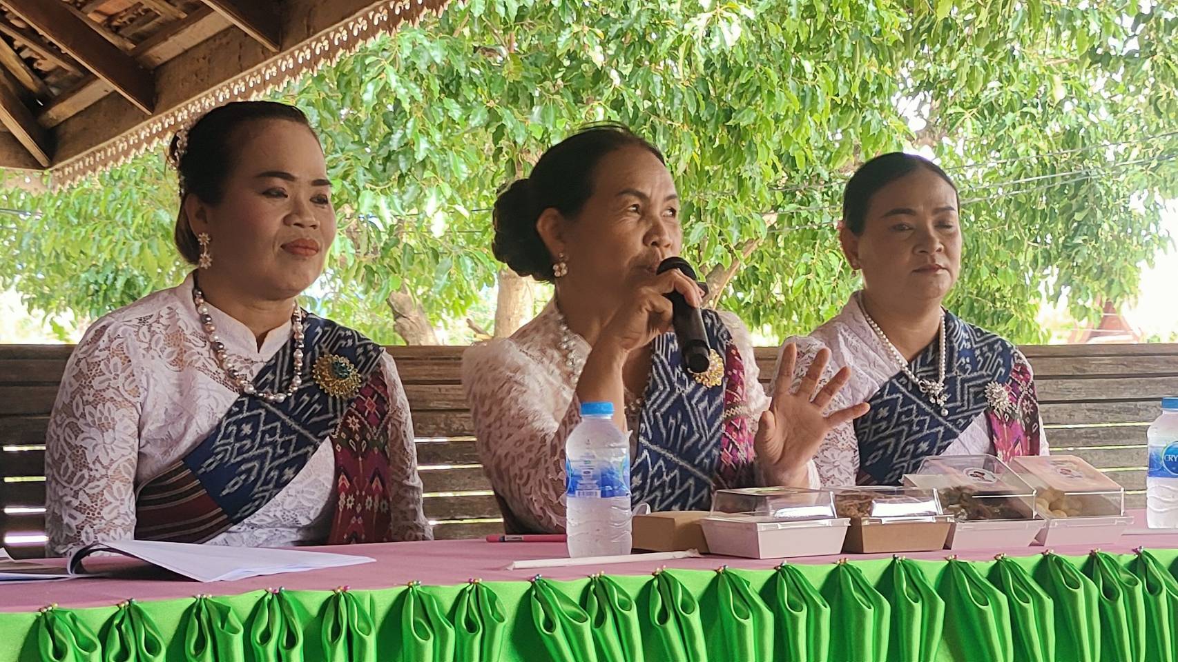 พช.กาญจนบุรี นำคณะกรรมการคัดเลือกคนกองทุนพัฒนาบทบาทสตรีดีเด่นระดับจังหวัด ลงพื้นที่คัดสรรกลุ่มเป้าหมาย ตามโครงการเชิดชูเกียรติคนกองทุนพัฒนาบทบาทสตรี ประจำปี 2567