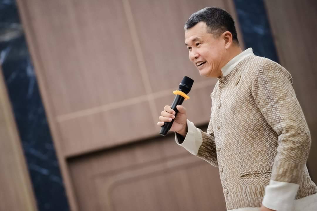 พช.กาญจนบุรี นำผู้ประกอบการ OTOP ในจังหวัดกาญจนบุรี ประเภทผ้าและหัตถกรรม ร่วม Coaching ผ้าลายพระราชทาน “ผ้าลายสิริวชิราภรณ์” และงานหัตถกรรม จุดดำเนินการที่ 3