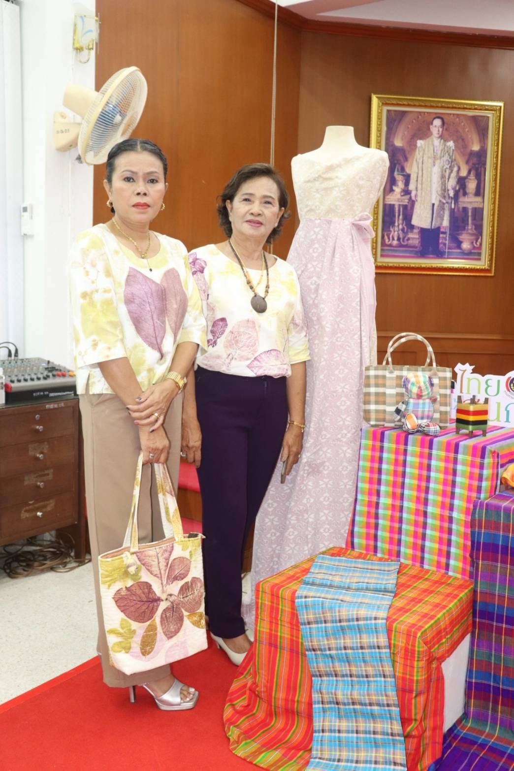 จังหวัดกาญจนบุรี จัดประกวดสุดยอดผ้าจังหวัดกาญจนบุรี ขับเคลื่อน “ผ้าไทยใส่ให้สนุก”  คนใส่สนุก คนให้สุขใจ สร้างรายได้ในชุมชน
