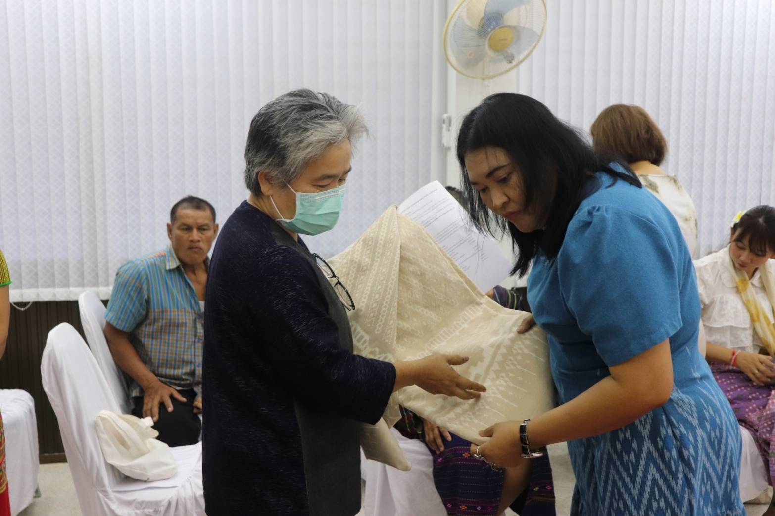 จังหวัดกาญจนบุรี จัดประกวดสุดยอดผ้าจังหวัดกาญจนบุรี ขับเคลื่อน “ผ้าไทยใส่ให้สนุก”  คนใส่สนุก คนให้สุขใจ สร้างรายได้ในชุมชน