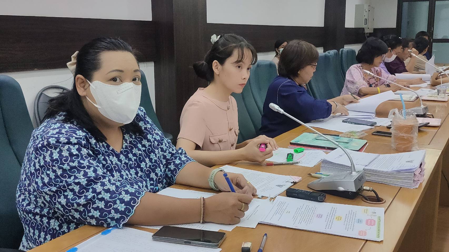 พช.กาญจนบุรี ดำเนินการประชุมคณะอนุกรรมการบริหารกองทุนพัฒนาบทบาทสตรีระดับจังหวัดกาญจนบุรี ครั้งที่ 5/2567