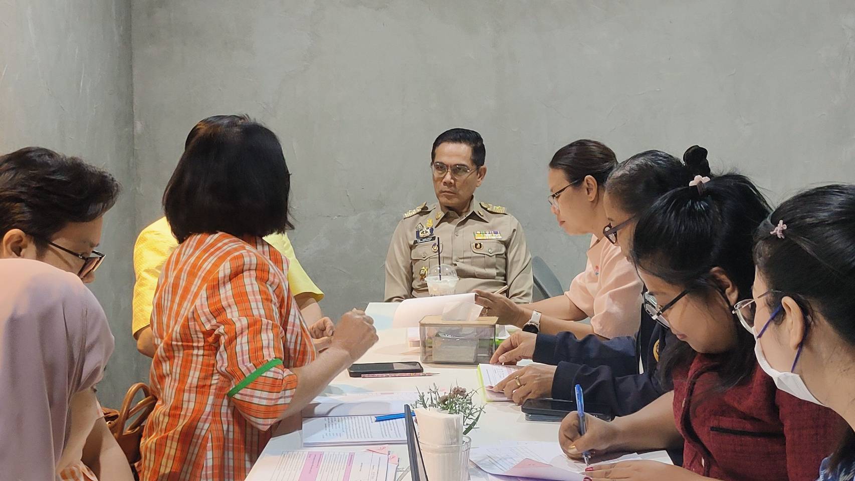 พช.กาญจนบุรี นำคณะกรรมการคัดเลือกคนกองทุนพัฒนาบทบาทสตรีดีเด่นระดับจังหวัด ลงพื้นที่คัดสรรกลุ่มเป้าหมาย ตามโครงการเชิดชูเกียรติคนกองทุนพัฒนาบทบาทสตรี ประจำปี 2567
