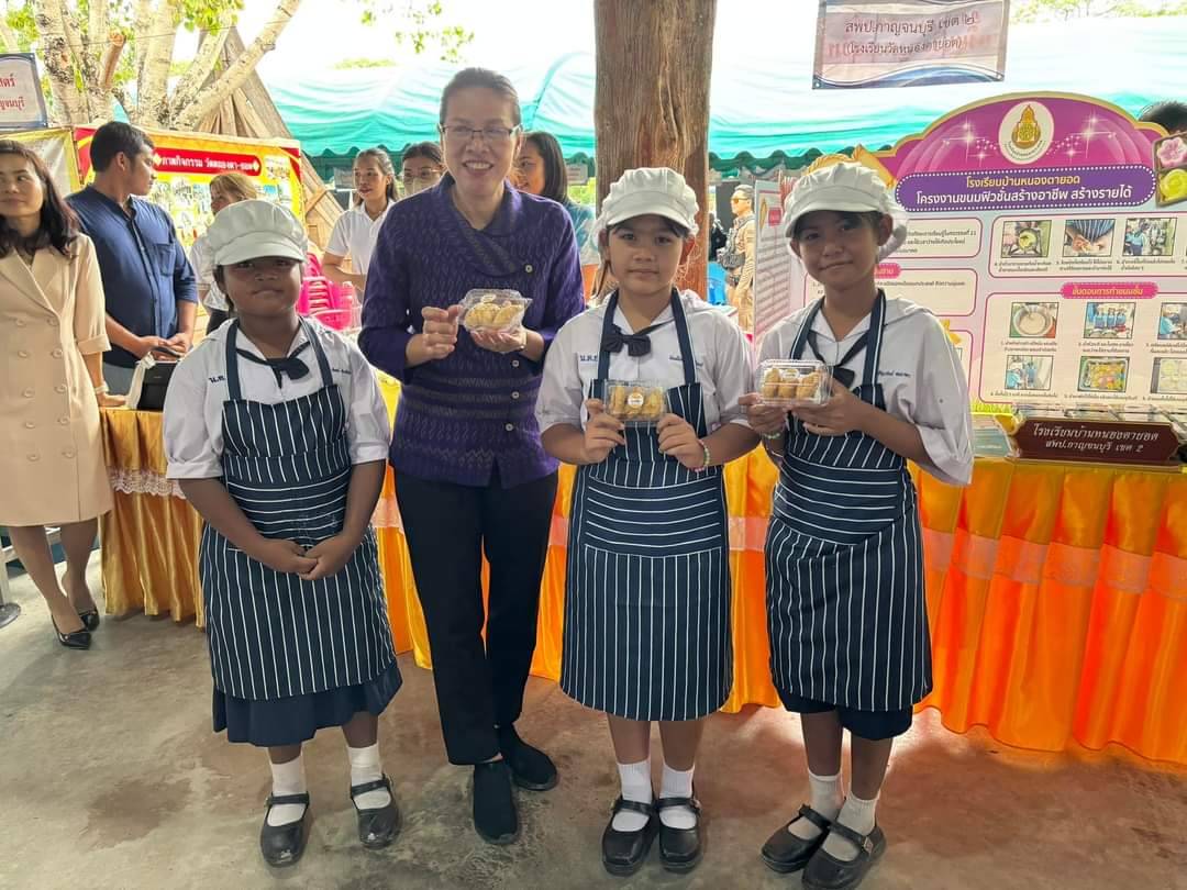 พช.กาญจนบุรี ร่วมโครงการจังหวัดเคลื่อนที่ “บำบัดทุกข์ บำรุงสุข สร้างรอยยิ้มให้ประชาชน” ครั้งที่ 8 ประจำปีงบประมาณ 2567 ในพื้นที่อำเภอห้วยกระเจา