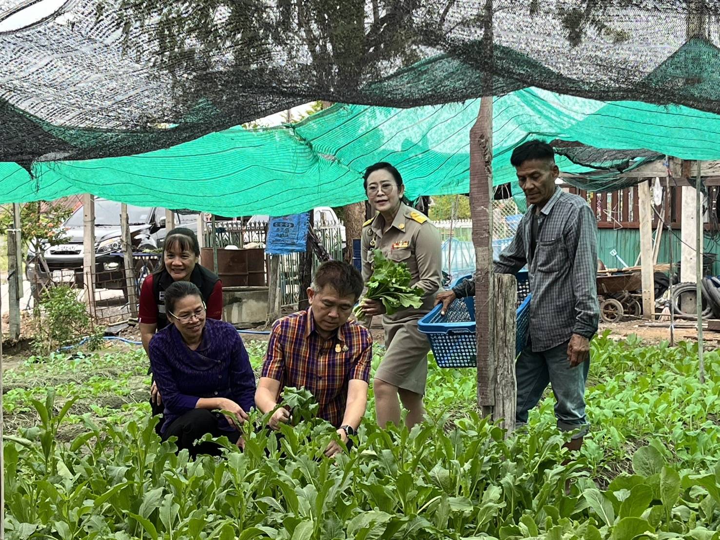 รองผู้ว่าราชการจังหวัดกาญจนบุรี ชื่นชมการขับเคลื่อนการดำเนินงาน การพัฒนาชุมชนในพื้นที่อำเภอห้วยกระเจา พร้อมเดินหน้าผลักดันส่งเสริม แบบผ้าลายพระราชทาน “ผ้าลายสิริวชิราภรณ์” ยกระดับคุณภาพชีวิตที่ดีทุกช่วงวัย