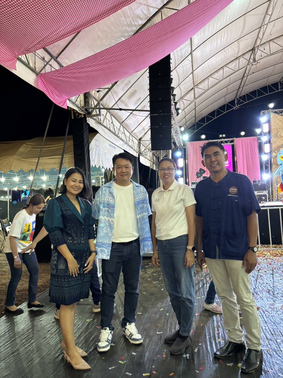 พช.กาญจนบุรี พร้อมเครือข่าย OTOP จังหวัดกาญจนบุรี ร่วมงานมหกรรม OTOP SMEs มรดกภูมิปัญญา สินค้าชุมชน จังหวัดกาญจนบุรี ประจำปี 2567