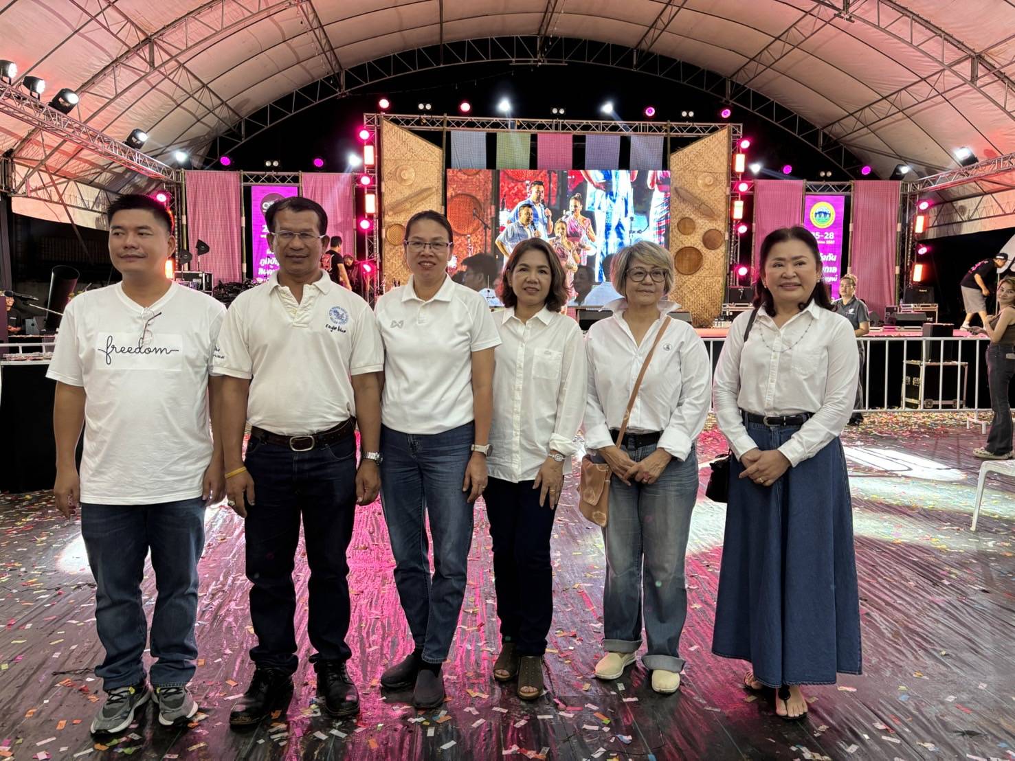 พช.กาญจนบุรี พร้อมเครือข่าย OTOP จังหวัดกาญจนบุรี ร่วมงานมหกรรม OTOP SMEs มรดกภูมิปัญญา สินค้าชุมชน จังหวัดกาญจนบุรี ประจำปี 2567