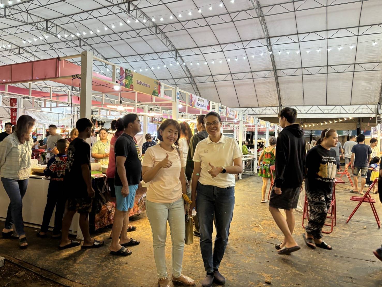 พช.กาญจนบุรี พร้อมเครือข่าย OTOP จังหวัดกาญจนบุรี ร่วมงานมหกรรม OTOP SMEs มรดกภูมิปัญญา สินค้าชุมชน จังหวัดกาญจนบุรี ประจำปี 2567