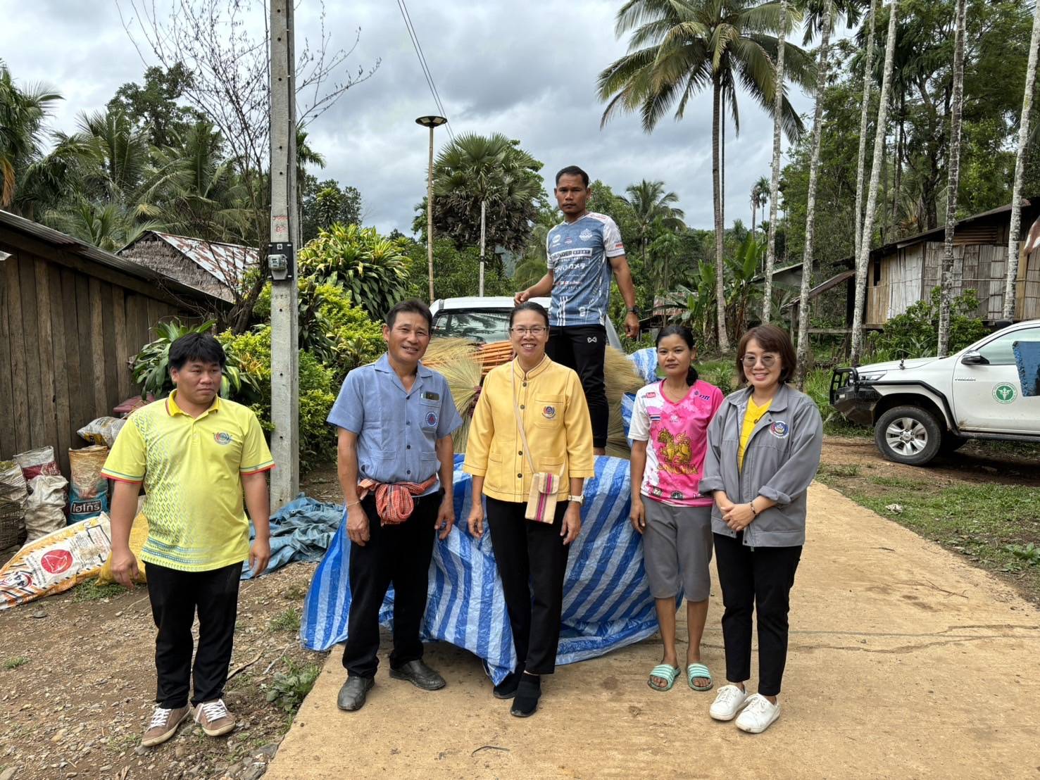 พัฒนาการจังหวัดกาญจนบุรี ลงพื้นที่สนับสนุนผลิตภัณฑ์โครงการพัฒนาชุมชนในเขตรักษาพันธุ์สัตว์ป่า และอุทยานแห่งชาติ จังหวัดกาญจนบุรี สู่การสร้างอาชีพ สร้างรายได้