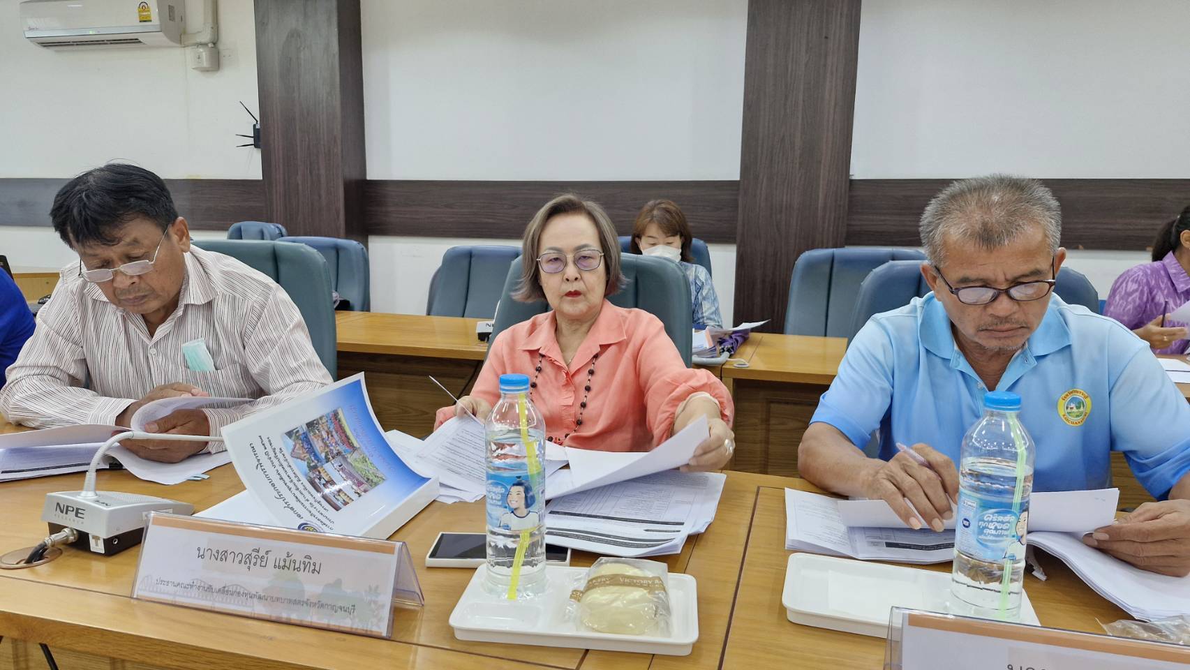 พช.กาญจนบุรี จัดประชุมคณะอนุกรรมการคัดสรรกิจกรรมพัฒนาชุมชนดีเด่นระดับจังหวัดและคณะทำงานพิจารณากลั่นกรองกิจกรรมพัฒนาชุมชนดีเด่น จังหวัดกาญจนบุรี