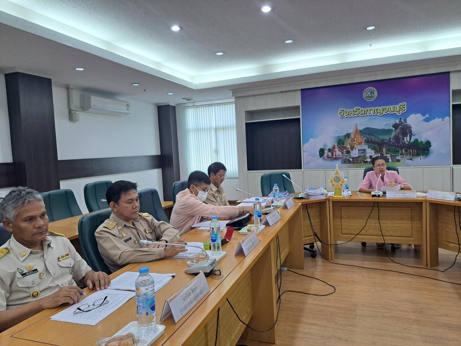 พช.กาญจนบุรี จัดประชุมคณะอนุกรรมการคัดสรรกิจกรรมพัฒนาชุมชนดีเด่นระดับจังหวัดและคณะทำงานพิจารณากลั่นกรองกิจกรรมพัฒนาชุมชนดีเด่น จังหวัดกาญจนบุรี