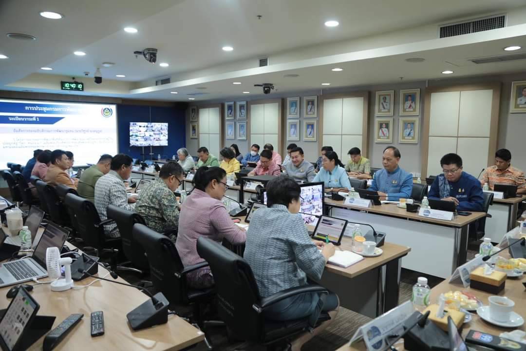 พช. กาญจนบุรี เข้าร่วมการประชุมกรมการพัฒนาชุมชน ครั้งที่ 5/2567 พร้อมติดตามการขับเคลื่อนภารกิจสำคัญ 10+1 ไตรมาส 3