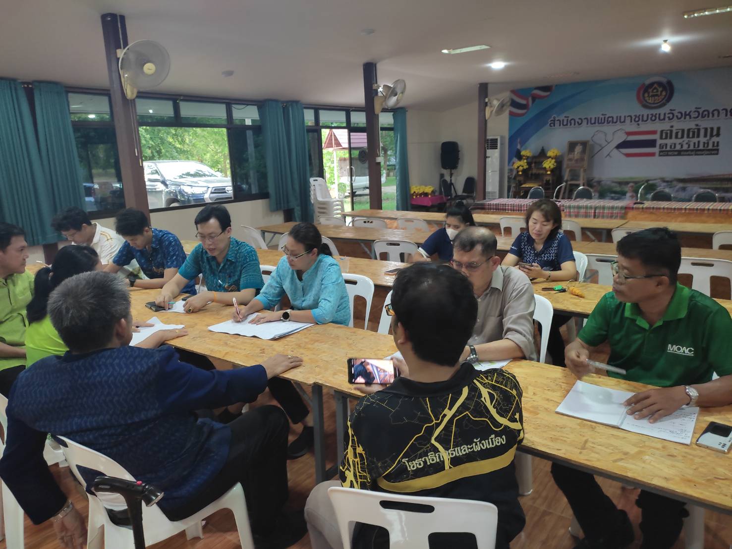 รองผู้ว่าฯจังหวัดกาญจนบุรี ลงพื้นที่ติดตามความก้าวหน้าโครงการพัฒนาพื้นที่ต้นแบบ เพื่อพัฒนาคุณภาพชีวิตแบบอารยเกษตร ตามแนวพระราชดำริ ศูนย์พัฒนาอาชีพหนองบัว เพื่อสร้างแหล่งเรียนรู้คู่ชุมชน เป็นต้นแบบในการพัฒนาคุณภาพชีวิตประชาชนให้มีความสุขอย่างยั่งยืน