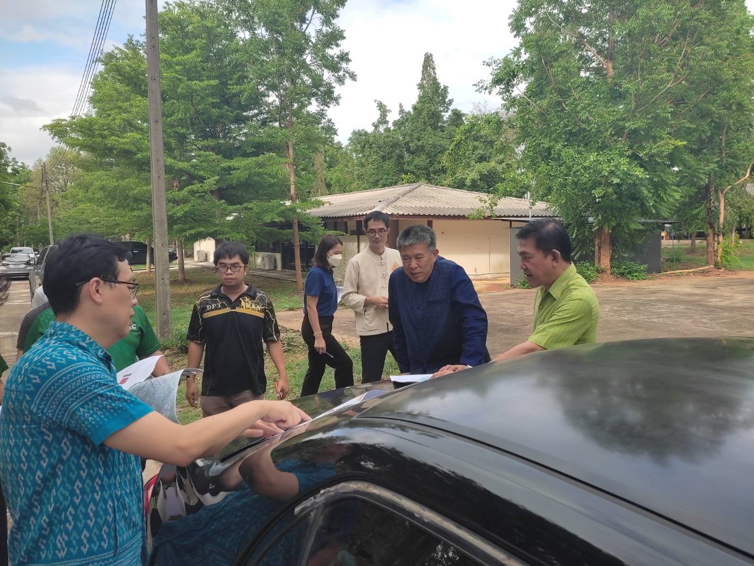 รองผู้ว่าฯจังหวัดกาญจนบุรี ลงพื้นที่ติดตามความก้าวหน้าโครงการพัฒนาพื้นที่ต้นแบบ เพื่อพัฒนาคุณภาพชีวิตแบบอารยเกษตร ตามแนวพระราชดำริ ศูนย์พัฒนาอาชีพหนองบัว เพื่อสร้างแหล่งเรียนรู้คู่ชุมชน เป็นต้นแบบในการพัฒนาคุณภาพชีวิตประชาชนให้มีความสุขอย่างยั่งยืน