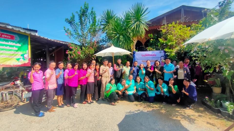 พช.กาญจนบุรี นำคณะกรรมการคัดเลือกคนกองทุนพัฒนาบทบาทสตรีดีเด่นระดับจังหวัด ลงพื้นที่คัดสรรกลุ่มเป้าหมาย ตามโครงการเชิดชูเกียรติคนกองทุนพัฒนาบทบาทสตรี ประจำปี 2567