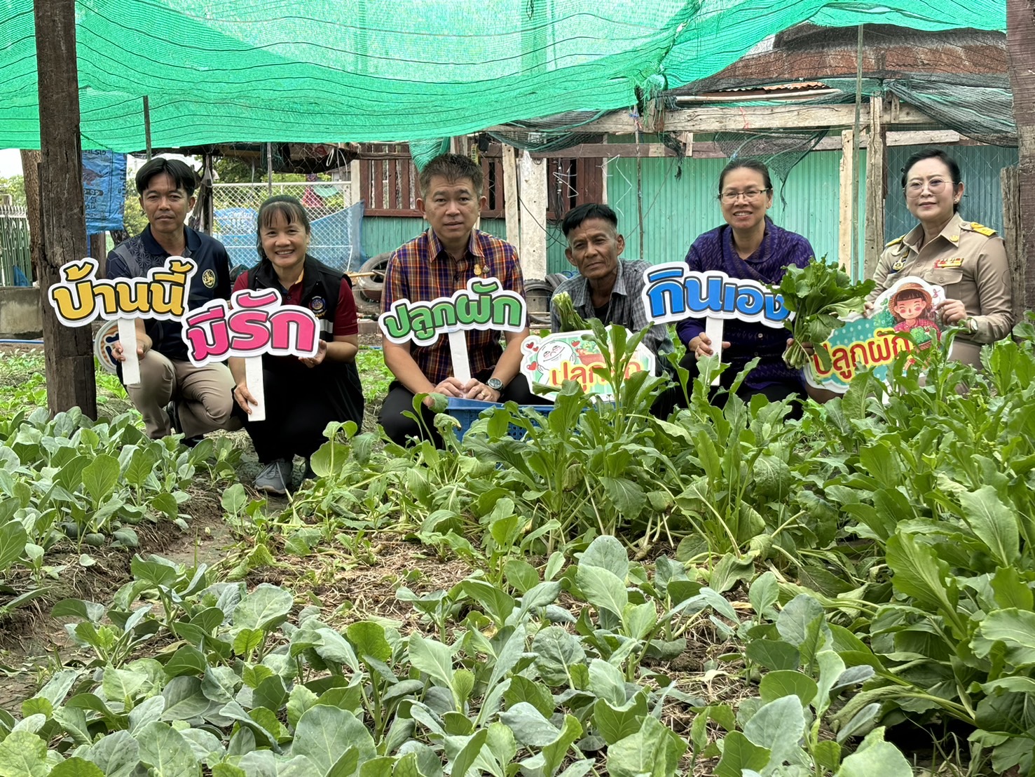 รองผู้ว่าราชการจังหวัดกาญจนบุรี ชื่นชมการขับเคลื่อนการดำเนินงาน การพัฒนาชุมชนในพื้นที่อำเภอห้วยกระเจา พร้อมเดินหน้าผลักดันส่งเสริม แบบผ้าลายพระราชทาน “ผ้าลายสิริวชิราภรณ์” ยกระดับคุณภาพชีวิตที่ดีทุกช่วงวัย