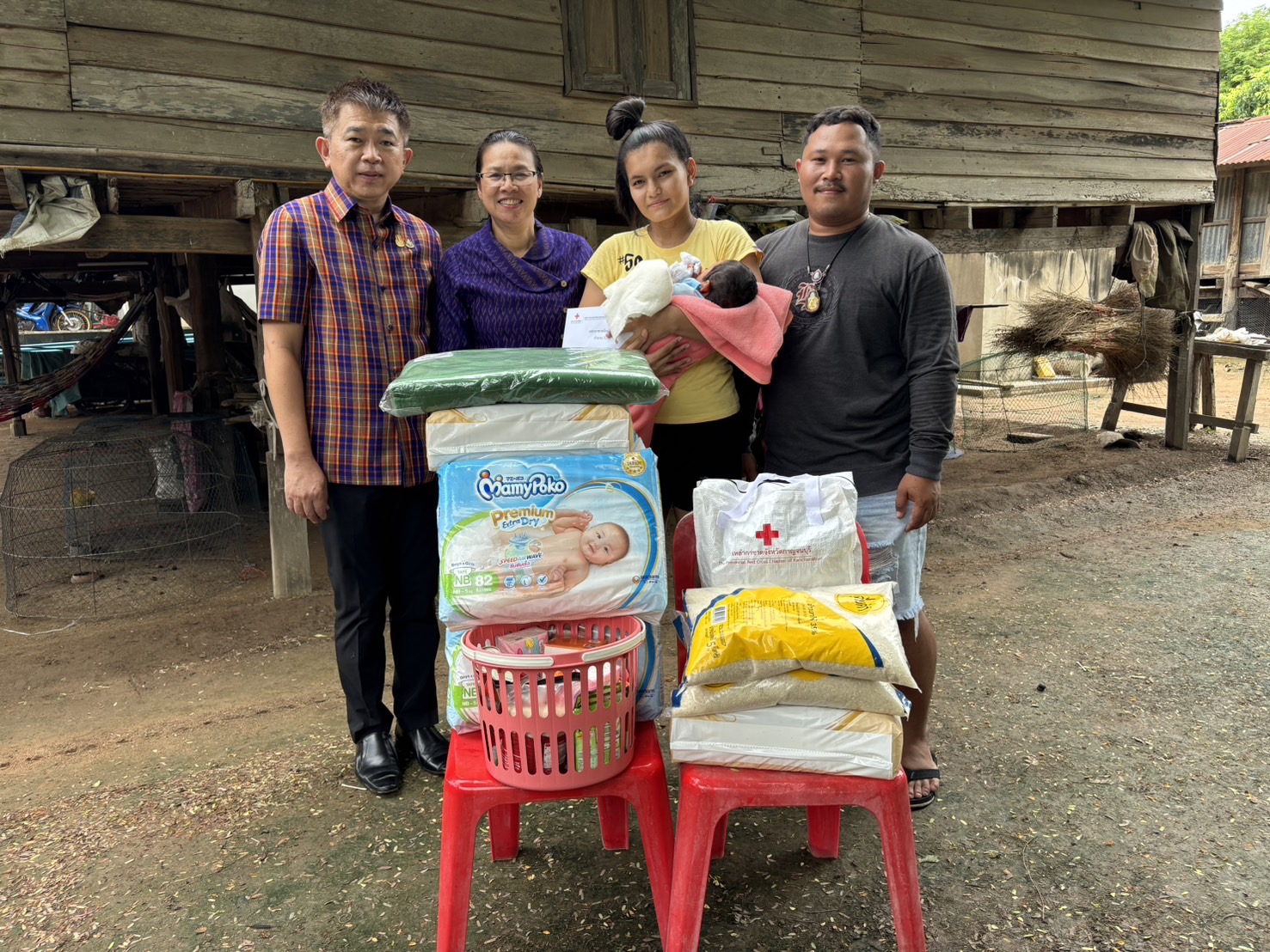 รองผู้ว่าราชการจังหวัดกาญจนบุรี ชื่นชมการขับเคลื่อนการดำเนินงาน การพัฒนาชุมชนในพื้นที่อำเภอห้วยกระเจา พร้อมเดินหน้าผลักดันส่งเสริม แบบผ้าลายพระราชทาน “ผ้าลายสิริวชิราภรณ์” ยกระดับคุณภาพชีวิตที่ดีทุกช่วงวัย