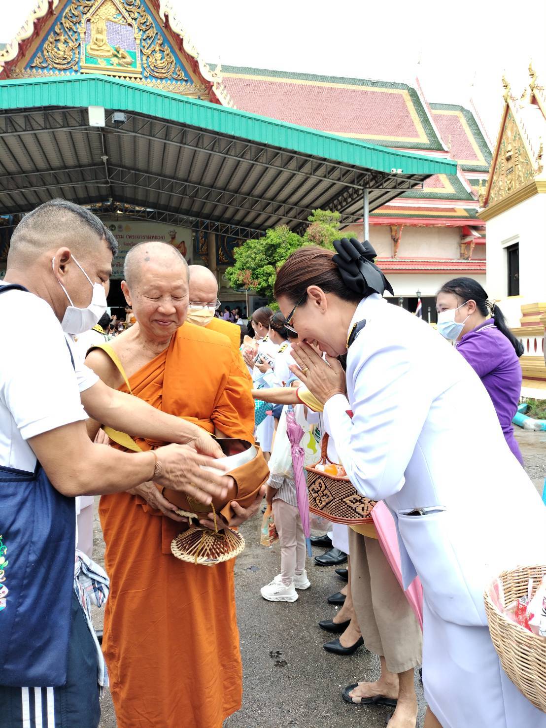 พจ.กาญจนบุรี นำข้าราชการร่วมพิธีทางศาสนามหามงคลและถวายพระพรชัยมงคลเฉลิมพระเกียรติสมเด็จพระนางเจ้าฯ พระบรมราชินี เนื่องในโอกาสวันเฉลิมพระชนมพรรษา สมเด็จพระนางเจ้าฯ พระบรมราชินี 3 มิถุนายน 2567