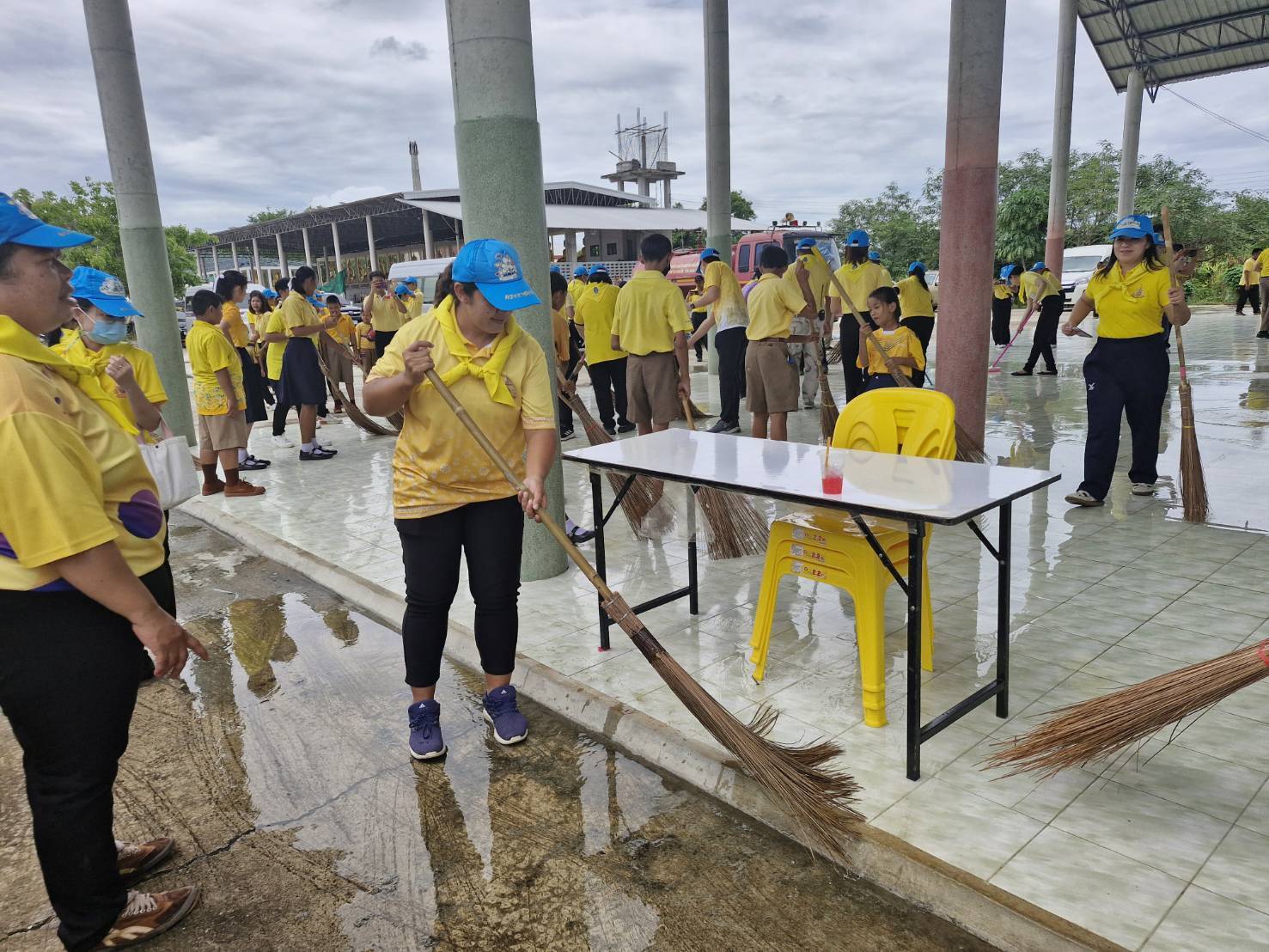 พจ.กาญจนบุรี นำข้าราชการร่วมพิธีทางศาสนามหามงคลและถวายพระพรชัยมงคลเฉลิมพระเกียรติสมเด็จพระนางเจ้าฯ พระบรมราชินี เนื่องในโอกาสวันเฉลิมพระชนมพรรษา สมเด็จพระนางเจ้าฯ พระบรมราชินี 3 มิถุนายน 2567