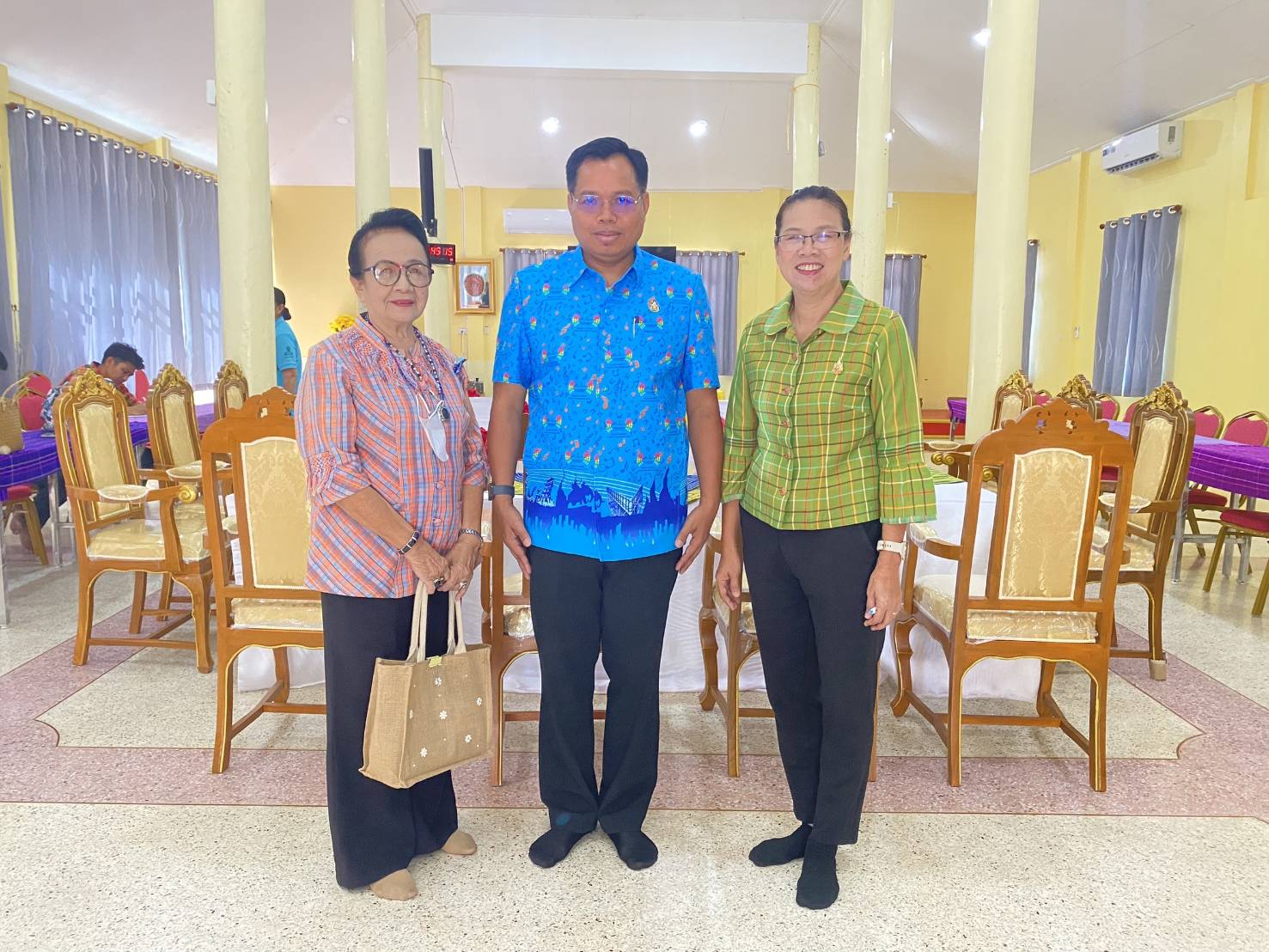 พจ.กาญจนบุรี นำคณะอนุกรรมการตรวจสอบและประเมินผลภาคราชการกลุ่มกระทรวง คณะที่ 3 ติดตามการประเมินผลการท่องเที่ยวเชิงสร้างสรรค์และวัฒนธรรมอย่างยั่งยืน ในหมู่บ้านท่องเที่ยว OTOP นวัตวิถีบ้านหนองขาว