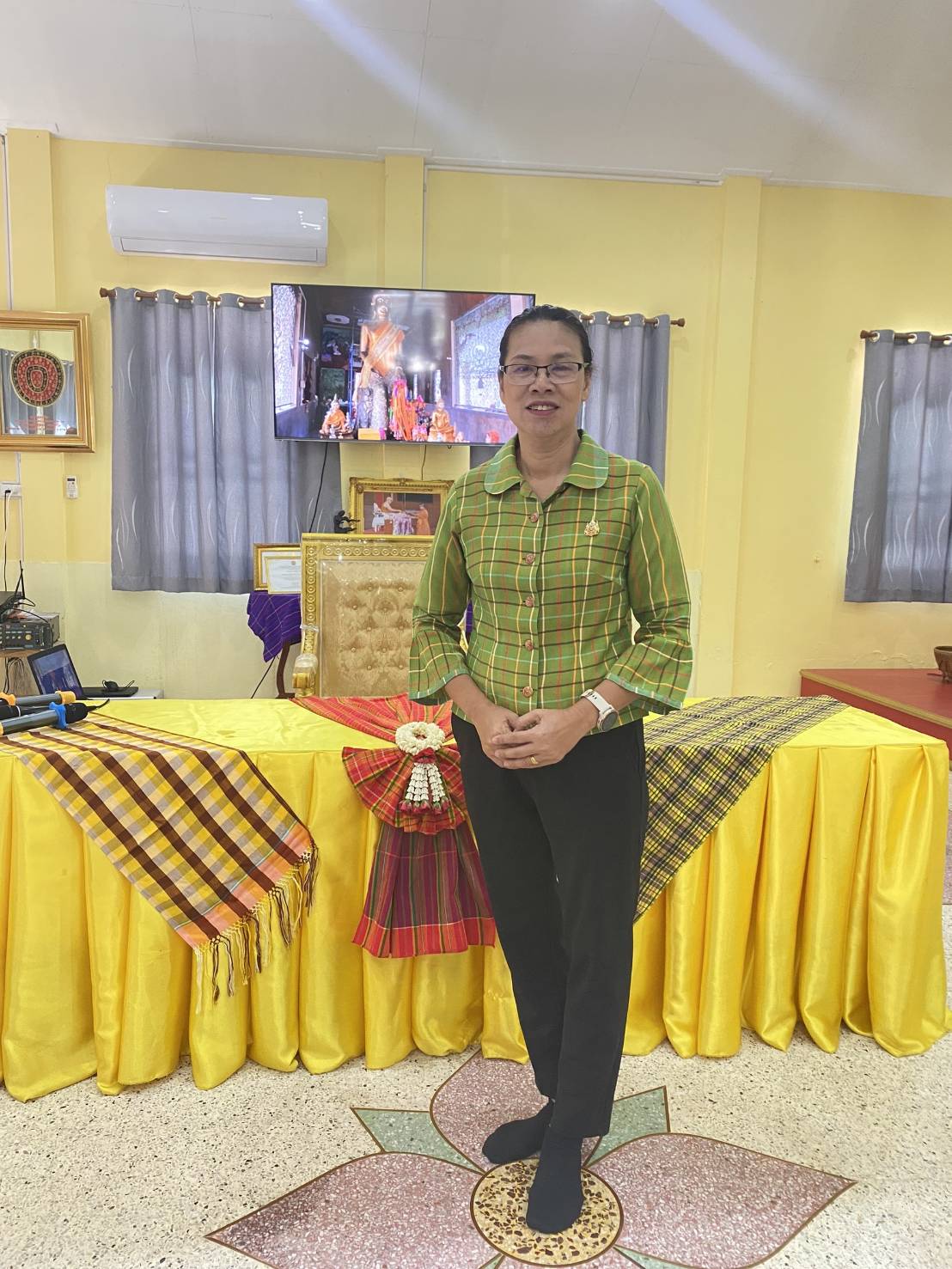 พจ.กาญจนบุรี นำคณะอนุกรรมการตรวจสอบและประเมินผลภาคราชการกลุ่มกระทรวง คณะที่ 3 ติดตามการประเมินผลการท่องเที่ยวเชิงสร้างสรรค์และวัฒนธรรมอย่างยั่งยืน ในหมู่บ้านท่องเที่ยว OTOP นวัตวิถีบ้านหนองขาว