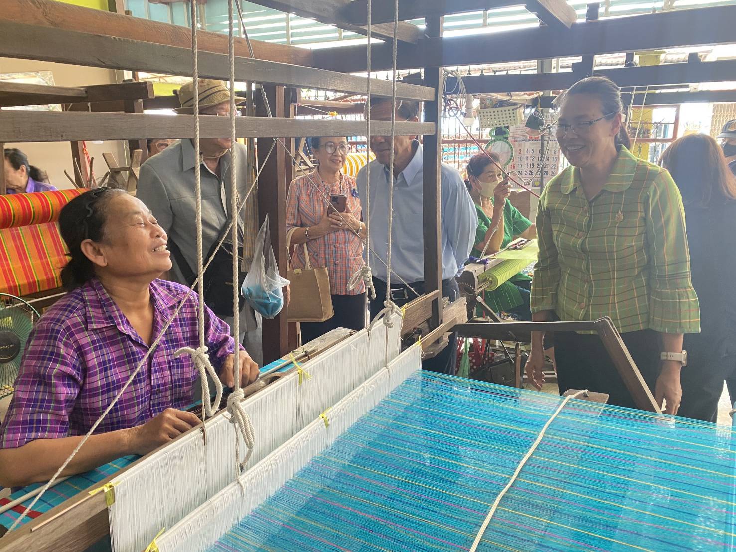 พจ.กาญจนบุรี นำคณะอนุกรรมการตรวจสอบและประเมินผลภาคราชการกลุ่มกระทรวง คณะที่ 3 ติดตามการประเมินผลการท่องเที่ยวเชิงสร้างสรรค์และวัฒนธรรมอย่างยั่งยืน ในหมู่บ้านท่องเที่ยว OTOP นวัตวิถีบ้านหนองขาว