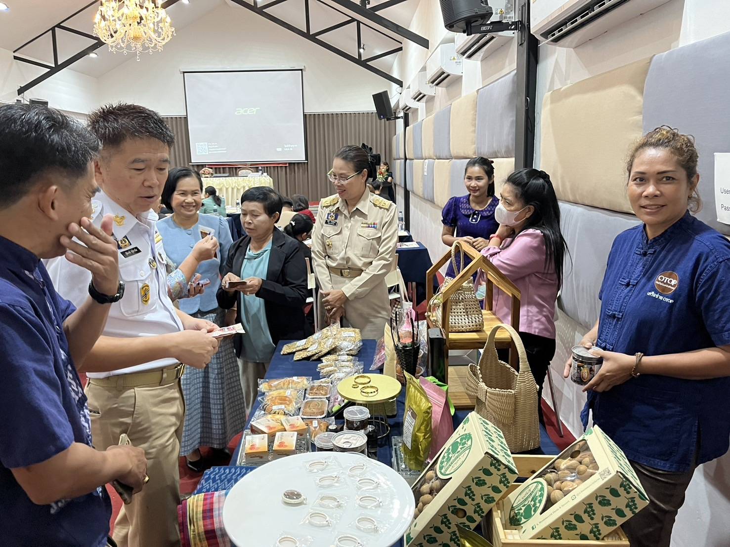 พช.กาญจนบุรี ดำเนินโครงการส่งเสริมกระบวนการเครือข่ายองค์ความรู้ (Knowledge-Based OTOP : KBO) กิจกรรมพัฒนาศักยภาพเครือข่ายองค์ความรู้ KBO จังหวัดกาญจนบุรี ให้มีคุณภาพมาตรฐาน