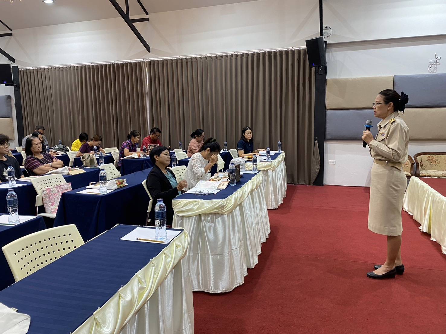 พช.กาญจนบุรี ดำเนินโครงการส่งเสริมกระบวนการเครือข่ายองค์ความรู้ (Knowledge-Based OTOP : KBO) กิจกรรมพัฒนาศักยภาพเครือข่ายองค์ความรู้ KBO จังหวัดกาญจนบุรี ให้มีคุณภาพมาตรฐาน