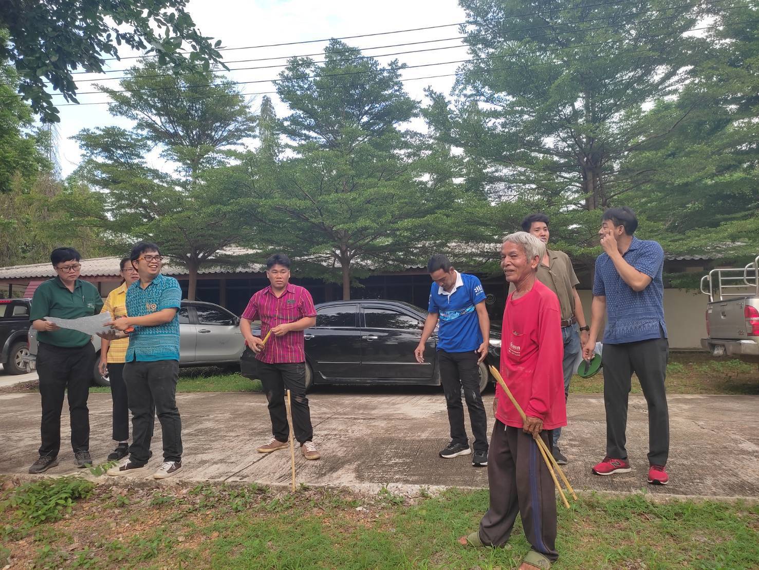 พัฒนาการจังหวัดกาญจนบุรี ลงพื้นที่ติดตามความก้าวหน้าโครงการพัฒนาพื้นที่ต้นแบบ เพื่อพัฒนาคุณภาพชีวิตแบบอารยเกษตร ตามแนวพระราชดำริ ศูนย์พัฒนาอาชีพหนองบัว