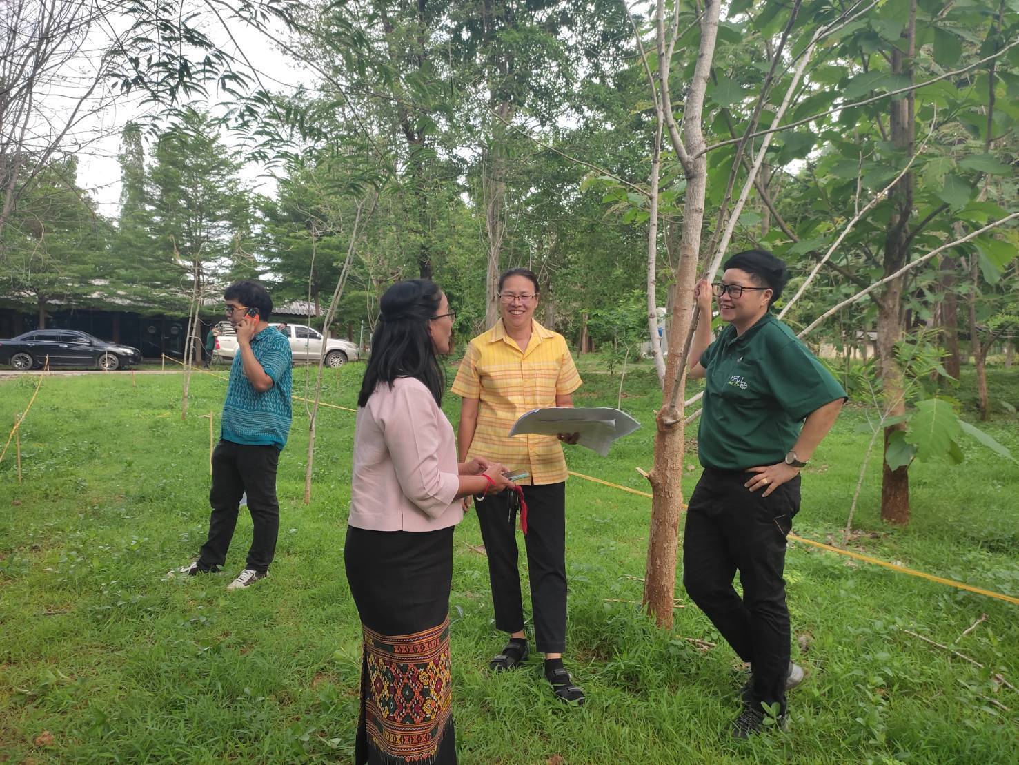 พัฒนาการจังหวัดกาญจนบุรี ลงพื้นที่ติดตามความก้าวหน้าโครงการพัฒนาพื้นที่ต้นแบบ เพื่อพัฒนาคุณภาพชีวิตแบบอารยเกษตร ตามแนวพระราชดำริ ศูนย์พัฒนาอาชีพหนองบัว