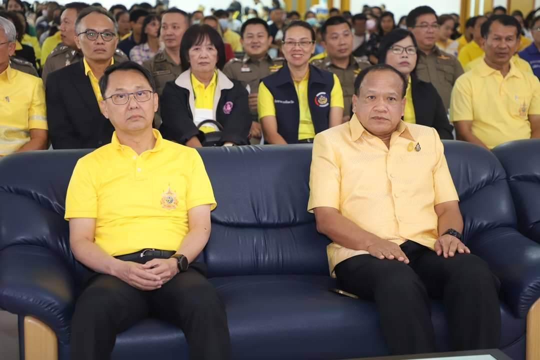 พช.กาญจนบุรี นำกองทุนพัฒนาบทบาทสตรีร่วม “มหกรรมแก้หนี้ สร้างวิถีแห่งความเป็นธรรม” ครั้งที่ 11 และมหกรรมไกล่เกลี่ยช่วยเหลือหนี้กองทุนเงินให้กู้ยืมเพื่อการศึกษา (กยศ.) และหนี้ครัวเรือนประจำปีงบประมาณ พ.ศ. 2567