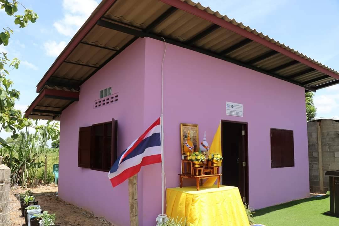 รองผู้ว่าราชการจังหวัดกาญจนบุรี ส่งมอบบ้านโครงการ “บ้านห่วงใยจากใจ GLO ประจำปี 2566” เพื่อจัดสร้างบ้านให้กับประชาชนที่มีบ้านพักอาศัยไม่มั่นคงถาวร และเพื่อแก้ปัญหาความเดือดร้อนของประชาชน ในระบบ TPMAP จังหวัดกาญจนบุรี