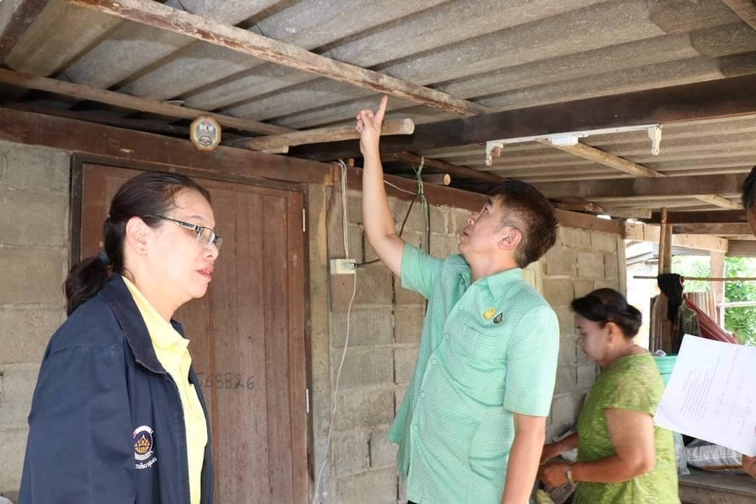 รองผู้ว่าราชการจังหวัดกาญจนบุรี ส่งมอบบ้านโครงการ “บ้านห่วงใยจากใจ GLO ประจำปี 2566” เพื่อจัดสร้างบ้านให้กับประชาชนที่มีบ้านพักอาศัยไม่มั่นคงถาวร และเพื่อแก้ปัญหาความเดือดร้อนของประชาชน ในระบบ TPMAP จังหวัดกาญจนบุรี