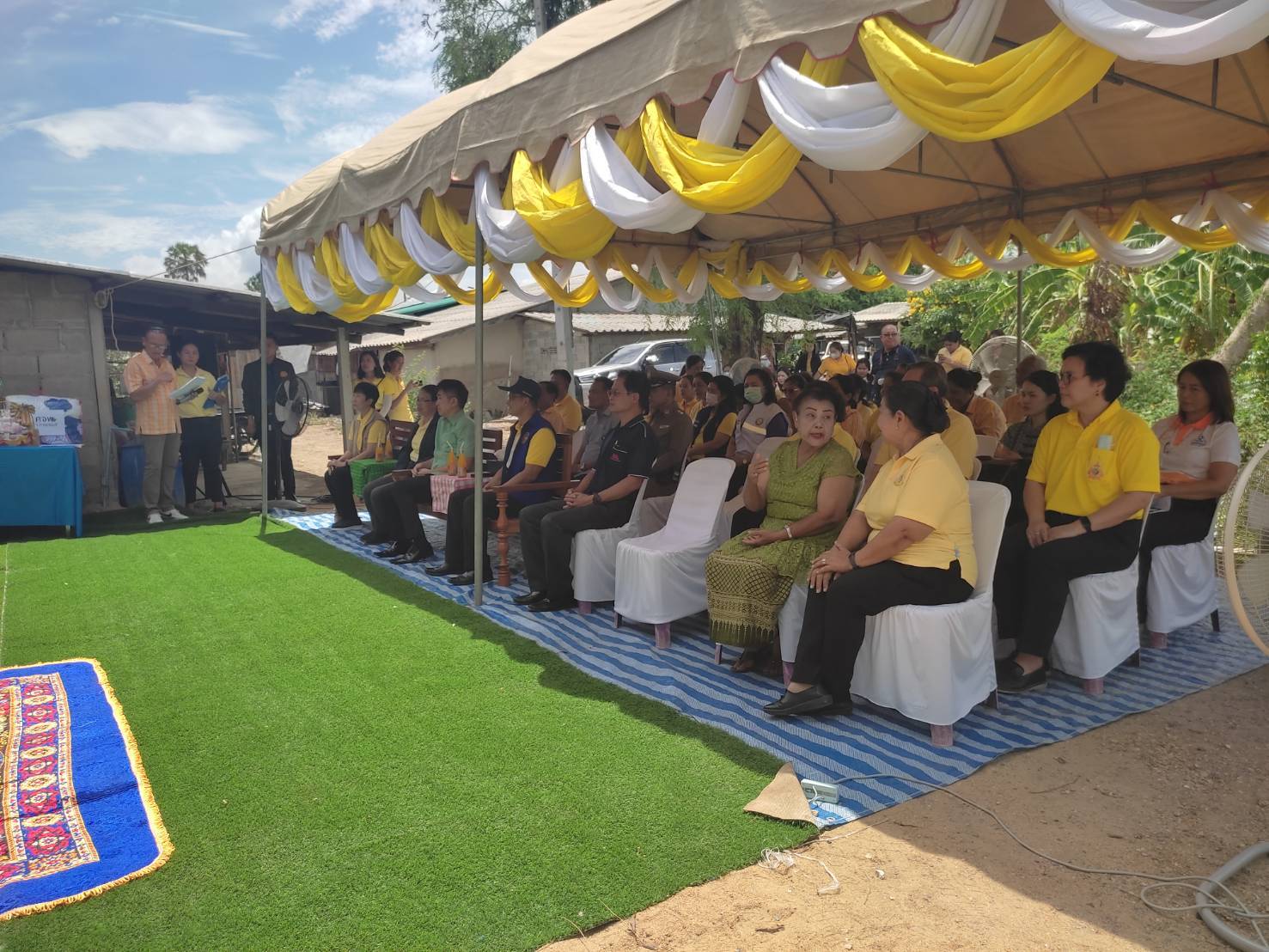 รองผู้ว่าราชการจังหวัดกาญจนบุรี ส่งมอบบ้านโครงการ “บ้านห่วงใยจากใจ GLO ประจำปี 2566” เพื่อจัดสร้างบ้านให้กับประชาชนที่มีบ้านพักอาศัยไม่มั่นคงถาวร และเพื่อแก้ปัญหาความเดือดร้อนของประชาชน ในระบบ TPMAP จังหวัดกาญจนบุรี